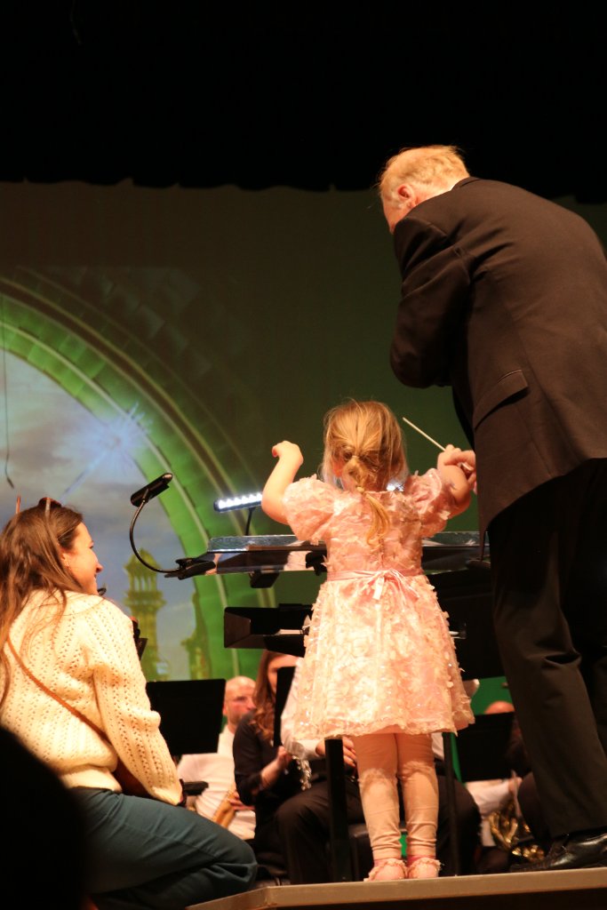 FSO's new 3-year-old Maestro at Lollipops concert